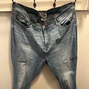 Levi’s Totally Shaping Skinny Jean size 24 W Plus